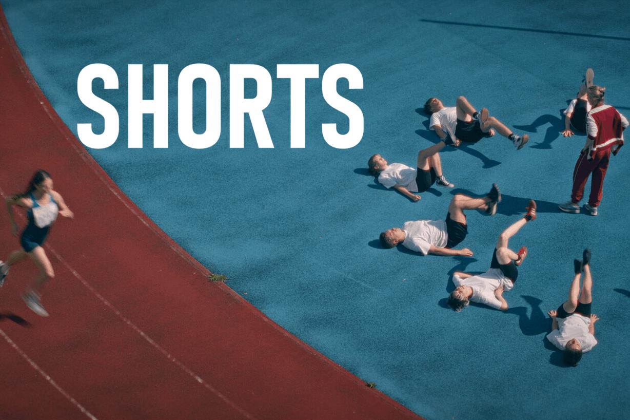 Sportfilm: SHORTS – HLASY Z PROPASTI/ OLYMPIONIČKA/ PŘÍLIV